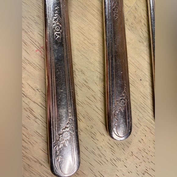 Oneida Tudor Plate Queen Bess II Silverplate Flatware Set - 15 Pcs Vintage 1946 - Picture 6 of 13